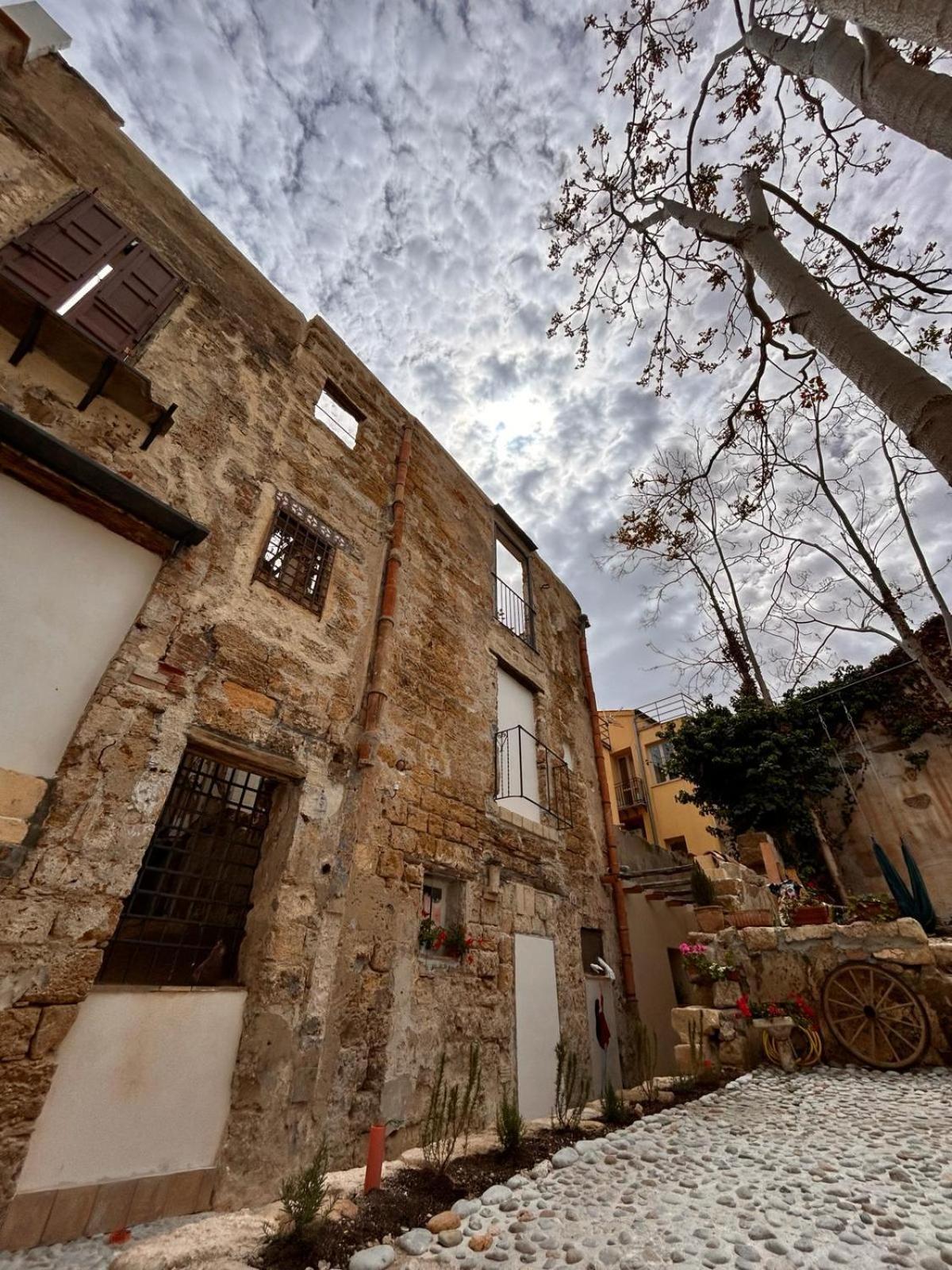 Khalisah Bed & Breakfast Palermo Bagian luar foto