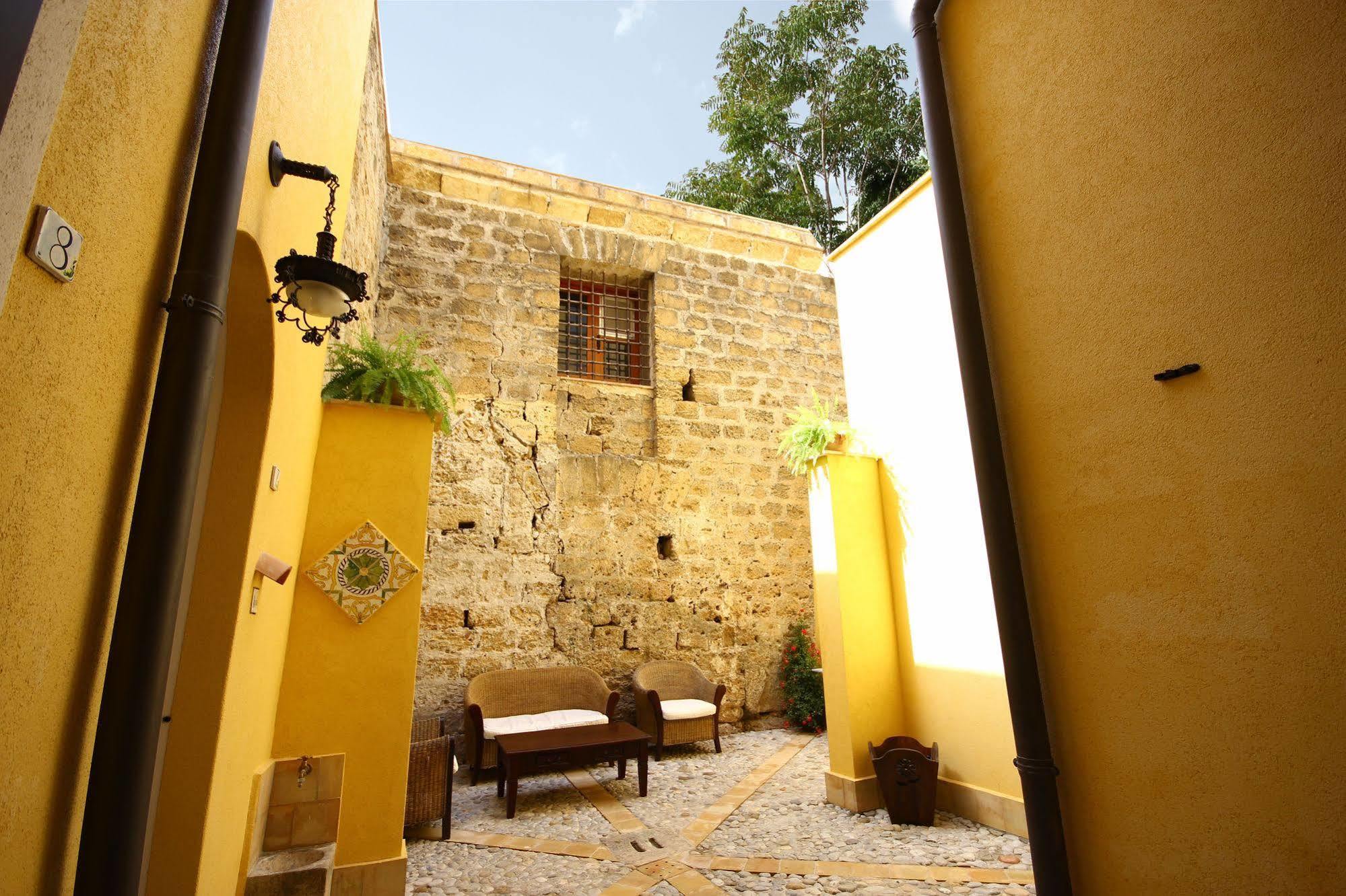 Khalisah Bed & Breakfast Palermo Bagian luar foto