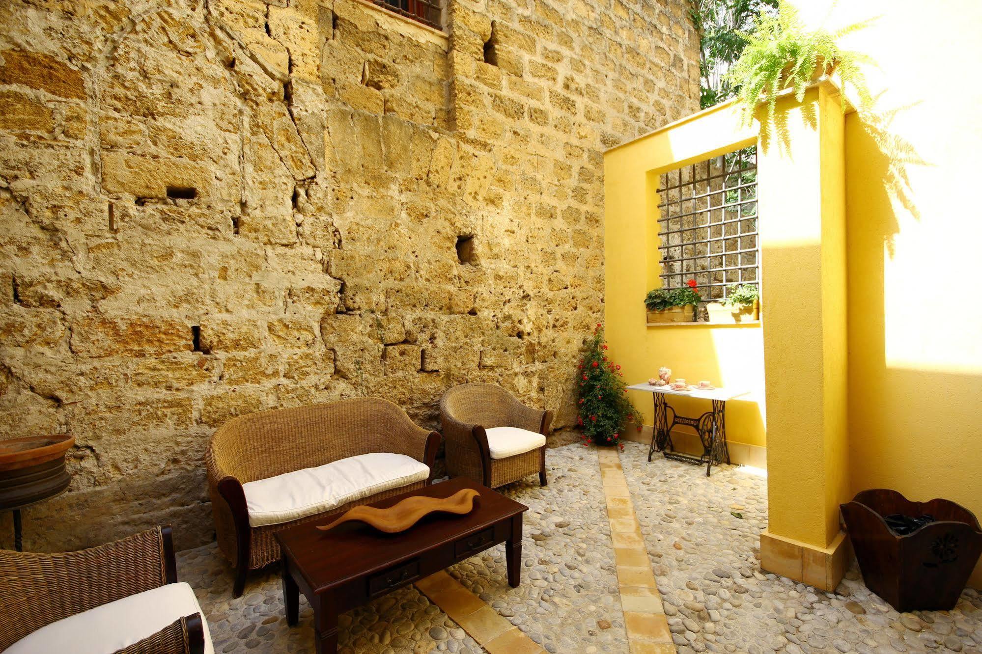 Khalisah Bed & Breakfast Palermo Bagian luar foto